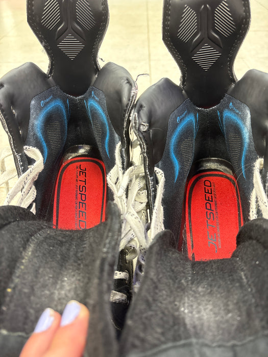 Used CCM Jetspeed FT8 Senior 9.0 R Skate