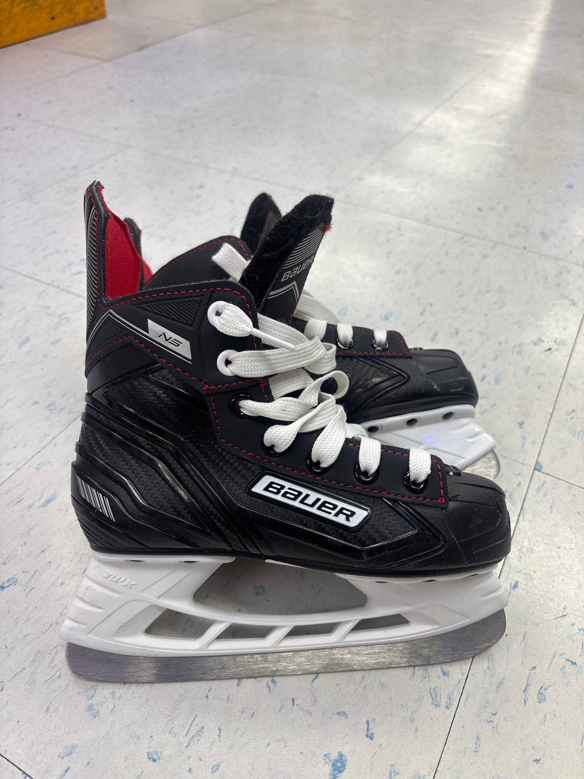 Used Bauer NS Youth 13.0 Skates — Crow's Sports Hockey