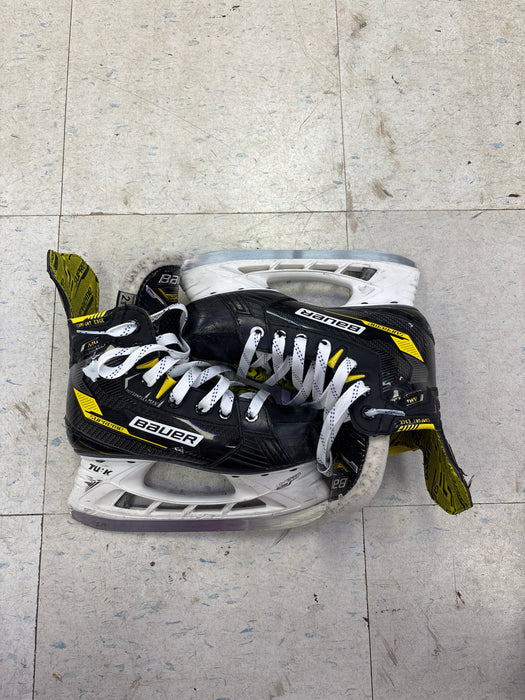 Used Bauer Supreme M4 Size 2.5D Skates
