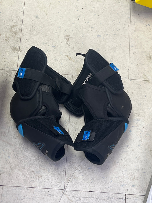 Used True XC9 Junior Large Elbow Pads