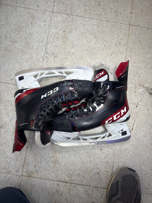 Used CCM JetSpeed FT475 Size 5.0 Intermediate Skates