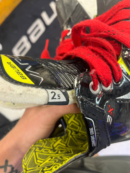 Used Bauer Vapor 3X Size 2.5 Skates