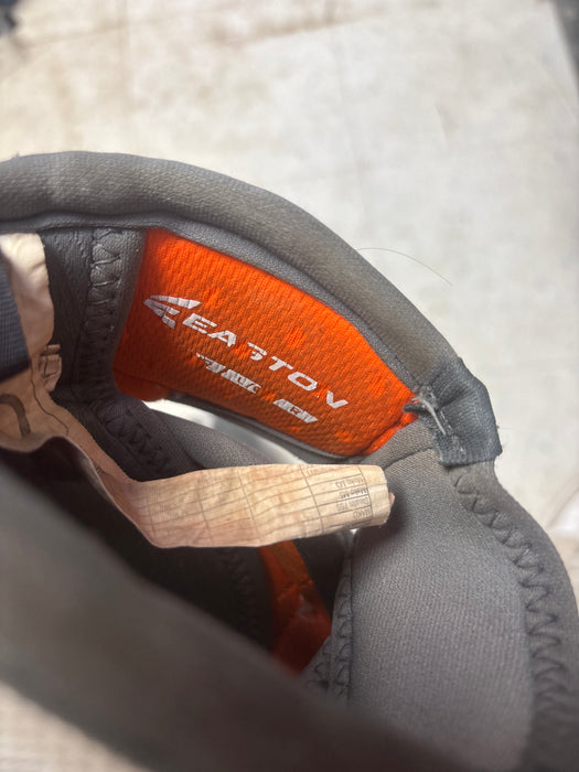 Used Easton Mako Elbow Pads Size Junior Large
