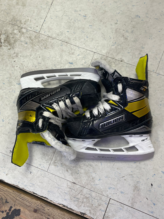 Used Bauer Supreme 3S Size 10 Youth Skates