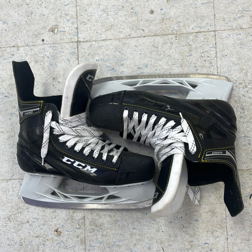 Used CCM Tacks 9350 Size 9 Player Skates