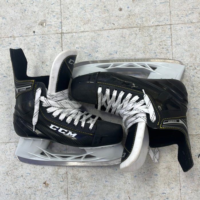 Used CCM Tacks 9350 Size 9 Player Skates