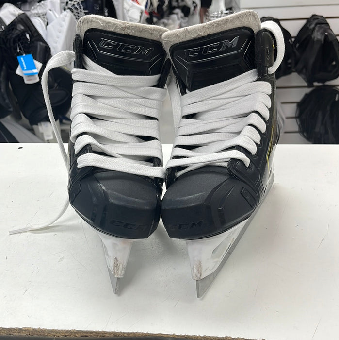 Used CCM Tacks 9370 Goalie Skates size 3.5D