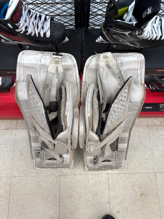 Used Bauer Vapor 2x Intermediate Medium (31+) Pads