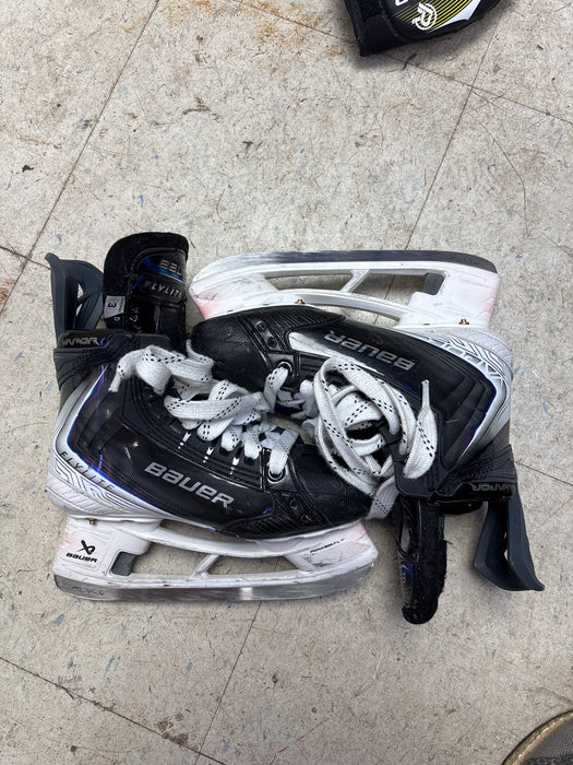 Used Bauer Vapor Flylite Size 3.0D Skates