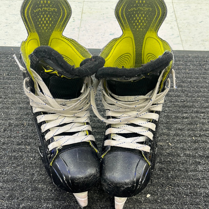 Used Bauer Vapor X2.6 Size 4 Player Skates
