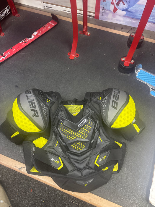 Used Bauer Supreme Ultra Sonic Shoulder Pads Size Junior Medium