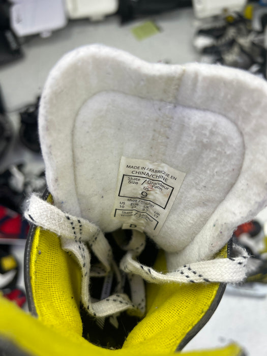 Used CCM SuperTacks 9350 Youth Player Skates