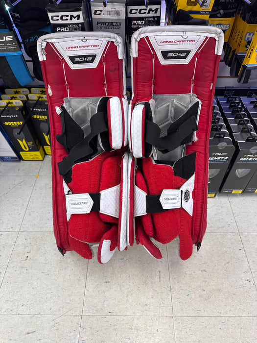 Used Vaughn Velocity V9 30+2” Leg Pads