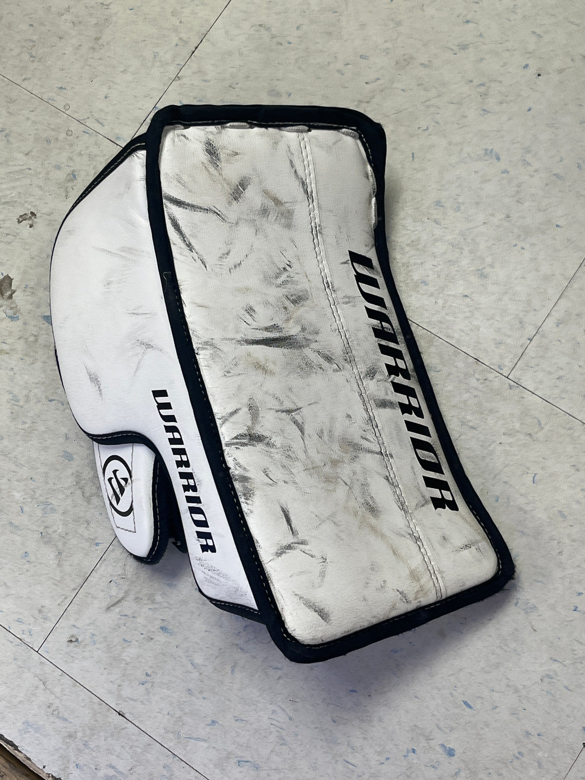 Used Warrior Ritual G3 Youth Blocker — Crow's Sports Hockey