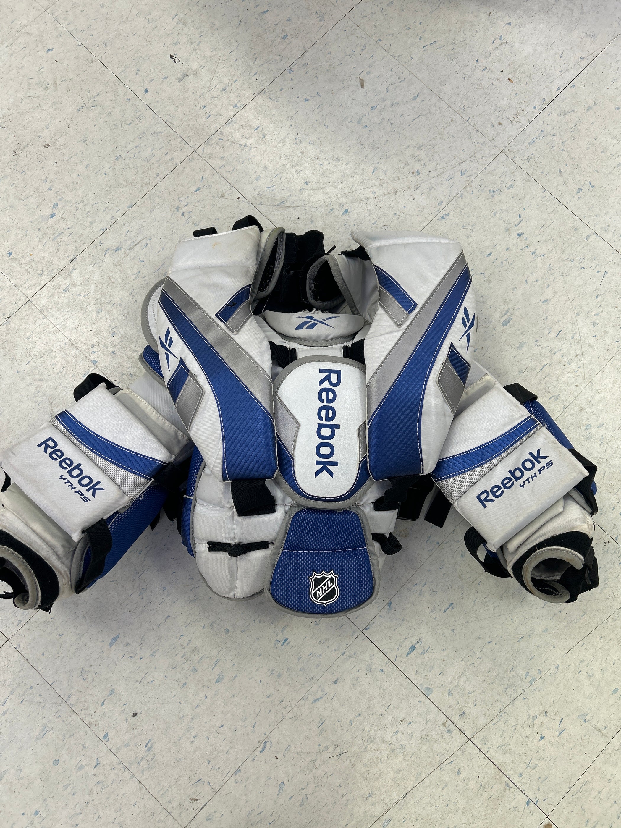 Creows Protector Rws Lp Used Reebok Pro Spec Youth Medium Chest Protector — Crow's Sports Hockey