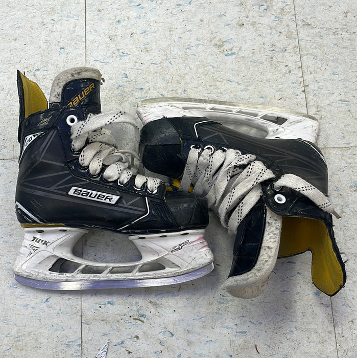 Used Bauer Supreme s170 Size 2 Player Skates