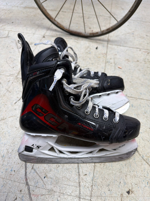 Used CCM JetSpeed FT8 Size 5.0R Skates