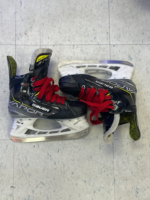 Used Bauer Vapor 3X Size 2.5 Skates