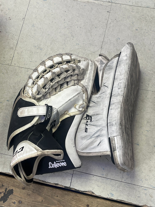 Used CCM E4.5 Junior Catcher and Blocker Set