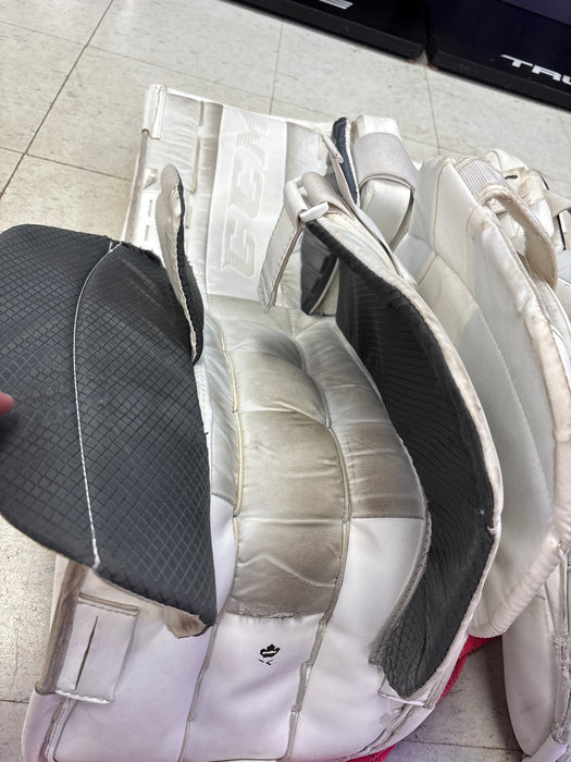 Used CCM EFlex 5.9 Intermediate 31"+1" Leg Pads