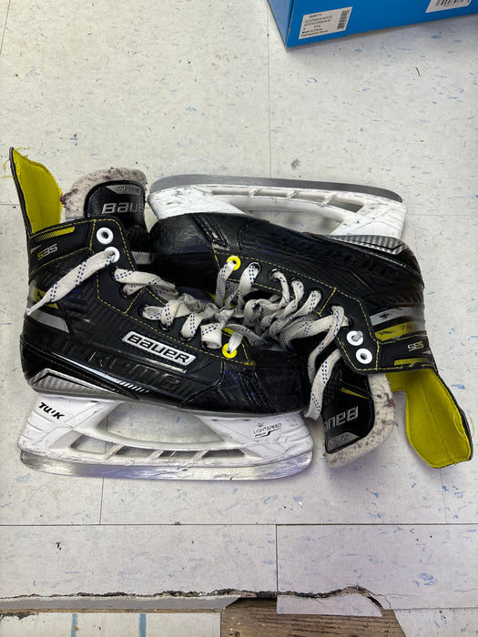Used Bauer Supreme S35 Size 3.5 Skates