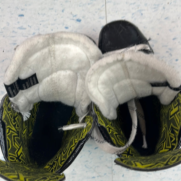 Used Bauer Vapor 3X Youth Size 13.5 Player Skates