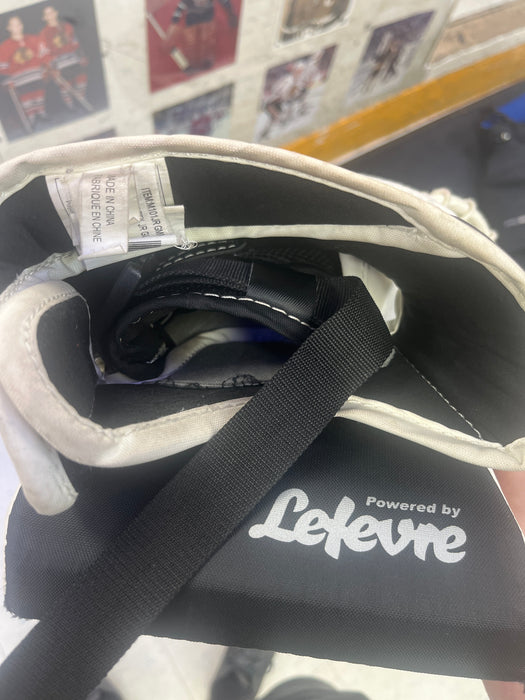 Used CCM E3.5 Junior Catcher