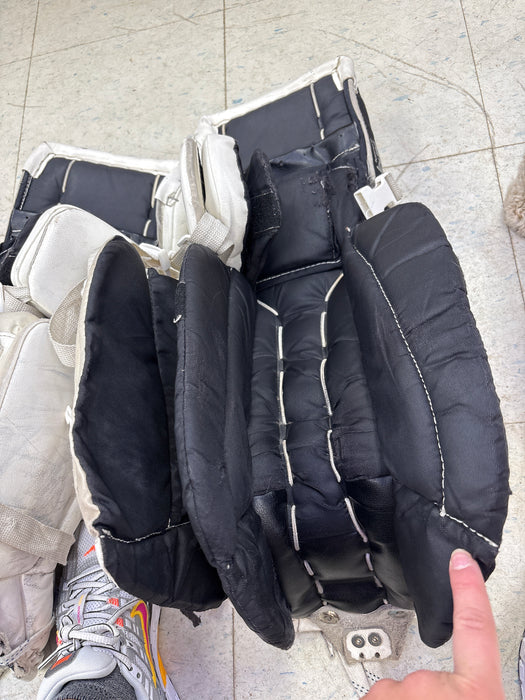 Used Reebok XLT24 Youth 23" Leg Pads