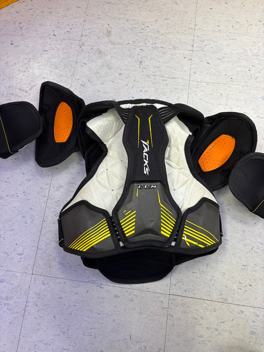 Used CCM Super Tacks Junior Medium Shoulder Pads
