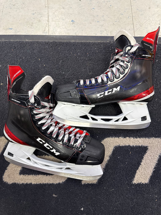 Used CCM Jetspeed FT475 9.5D Player Skates