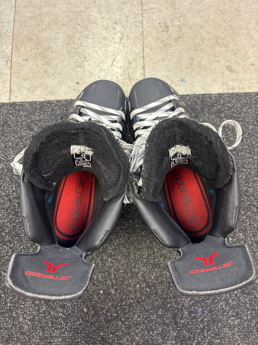Used CCM JetSpeed FT880 Size 11.0R Skates