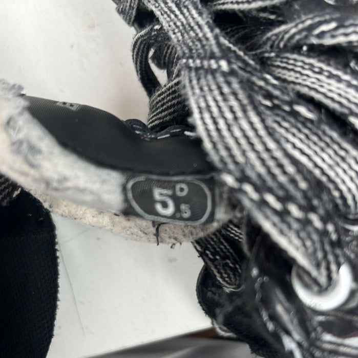 Used Bauer Elite 5.5D Goal Skates