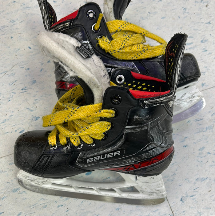 Used Bauer Vapor 2X Size 12 EE Youth Player Skates