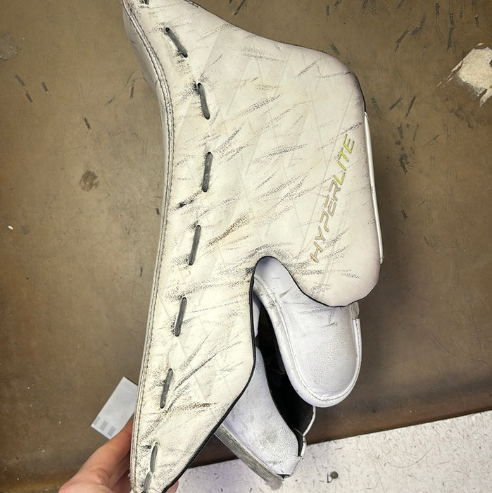 Used Bauer Vapor Hyperlite Senior Blocker