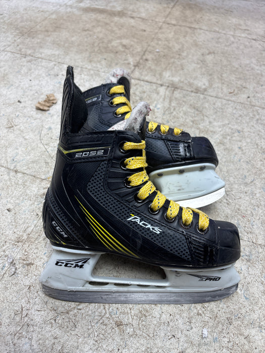 Used CCM Tacks 2052 Youth 12.0 Skates