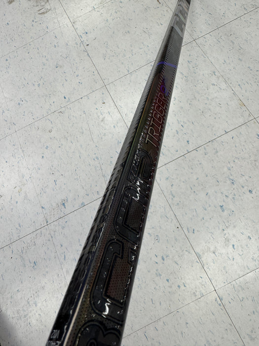 Pro Stock CCM Trigger 9 Pro Senior Stick