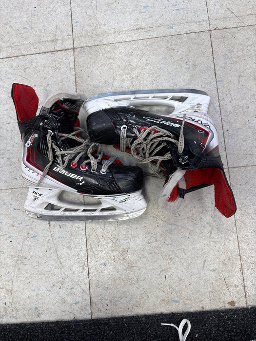 Used Bauer Vapor Fly30 Size 4.0 D Skates