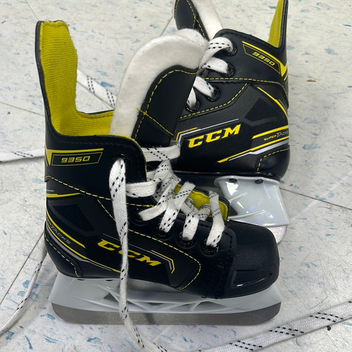 Used CCM SuperTacks 9350 Youth Skates