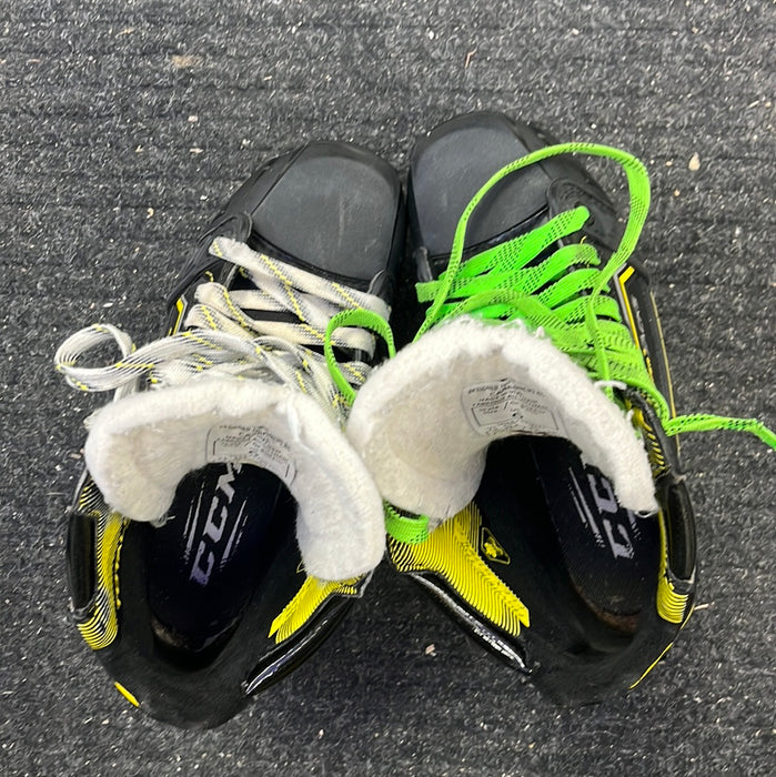 Used CCM SuperTacks 9380 Size 6 Goal Skates