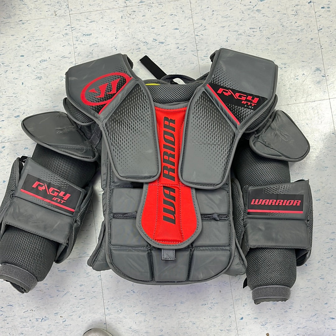 Used Warrior RG4 Intermediate Large - Extra Large Chest Protector ...