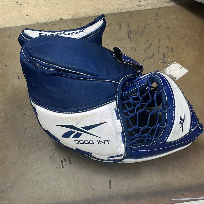 Used Reebok 9000 Intermediate Full Right Catcher