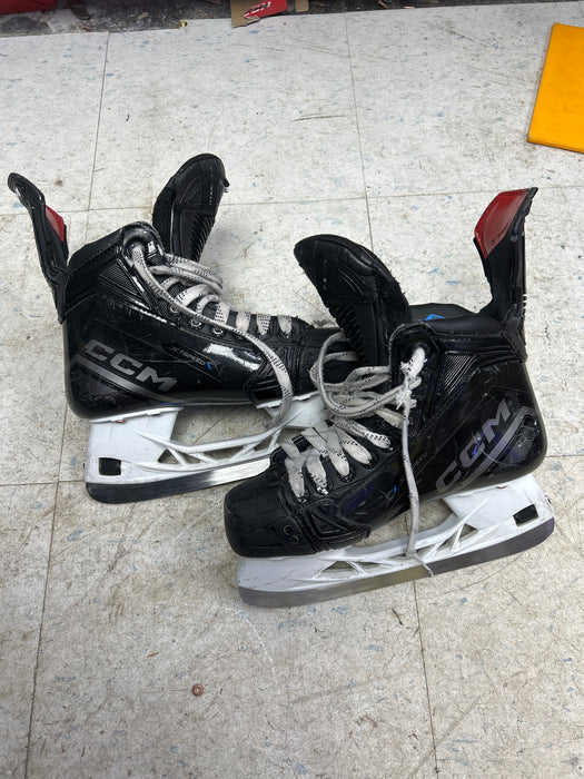 Used CCM JetSpeed FT690 Player Skates