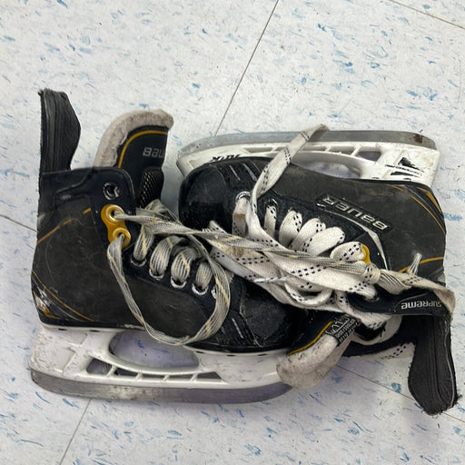 Used Bauer Supreme One.6 Size 11 Youth Player Skates