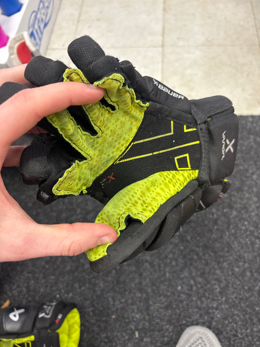 Used Bauer Vapor 3x Junior 10” Gloves