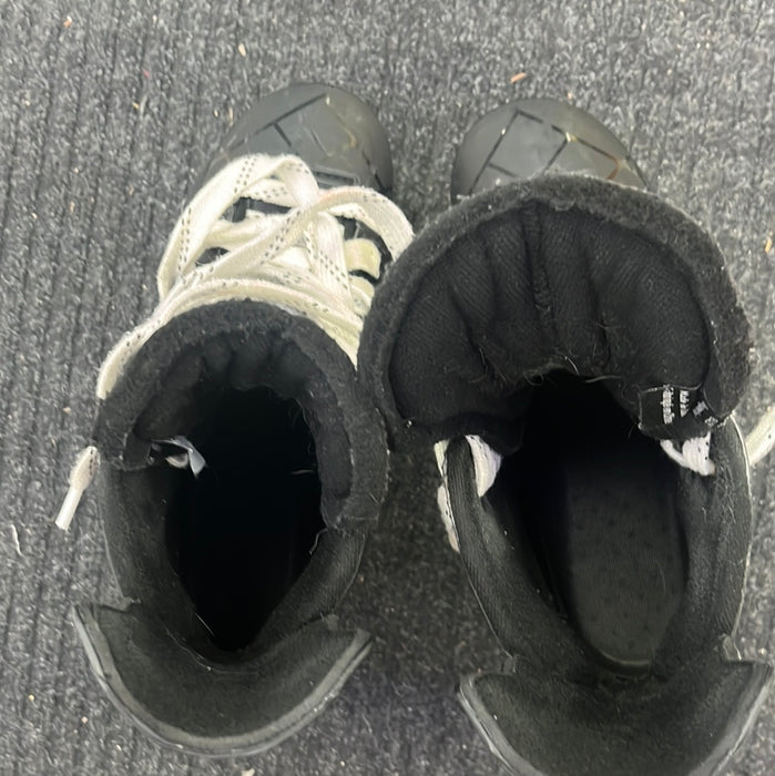 Used True HZRDUS 5X Size 7.5W Player Skates