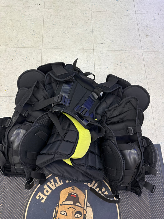 Used Warrior R\X4 Intermediate Small-Medium Goalie Chest Protector