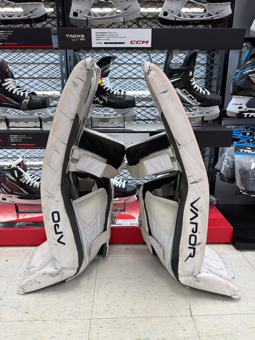 Used Bauer Vapor Hyperlite2 Senior Small (33+) Goal Pads
