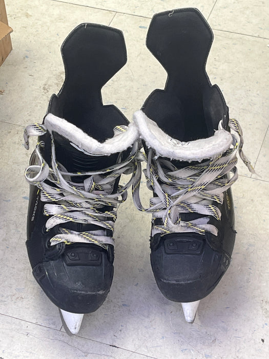 Used CCM Tacks AS570 Size 2.5 Skates