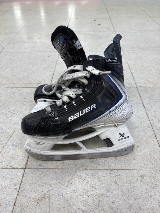 Used Bauer Flylite Size 2.5 EE Skates