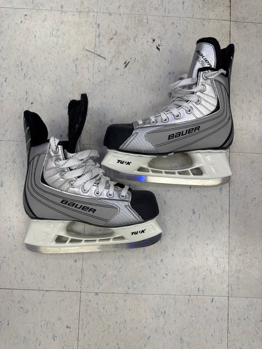 Used Bauer 22 5D Player Skates